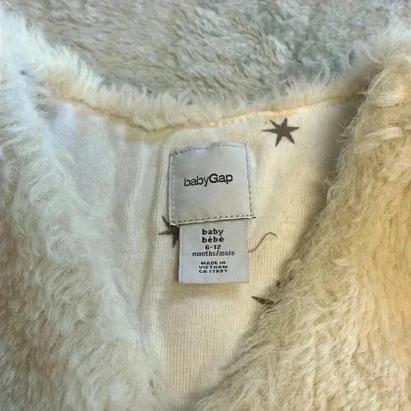 GAP - Faux fur vest. Size 6-12  months - Picture 2 of 4